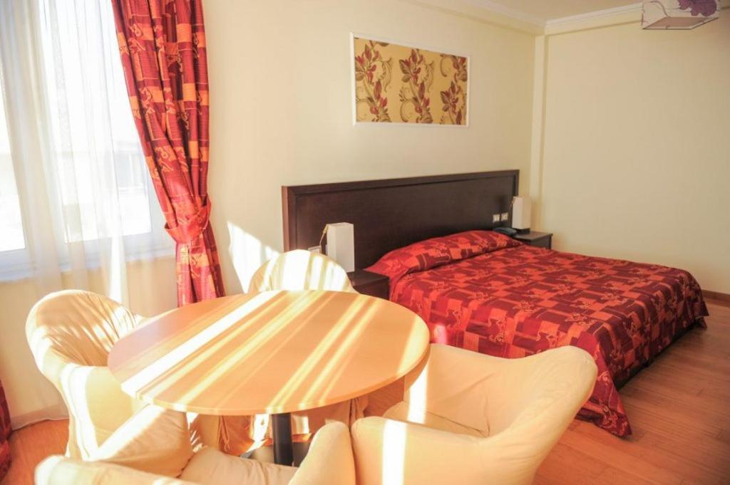 Hotel Leonardo